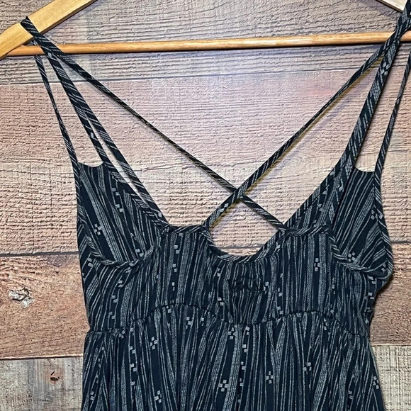 🌻 Vans Asymmetrical Spaghetti Criss Cross Strap Dress Empire Waist size Medium - Picture 8 of 8